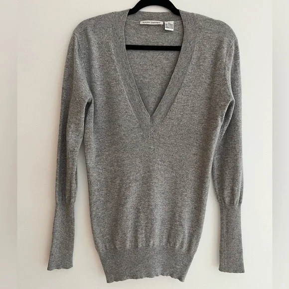 AUTUMN CASHMERE Deep V Neck Pullover Fine Knit Sweater Bodycon Luxury Minimalist - Picture 2 of 14